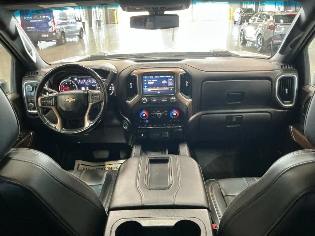 Used 2022 Iridescent Pearl Tricoat Chevrolet High Country image 27