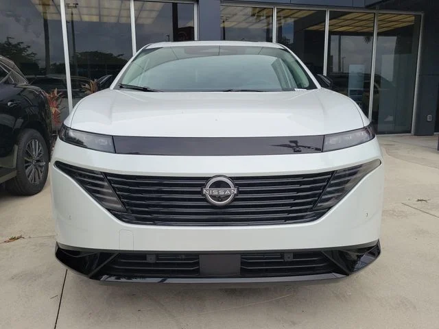New 2027 Everest White Pearl TriCoat Nissan Platinum image 2