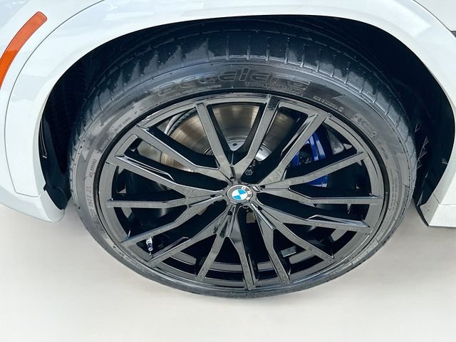 Used 2021 White BMW xDrive40i image 35