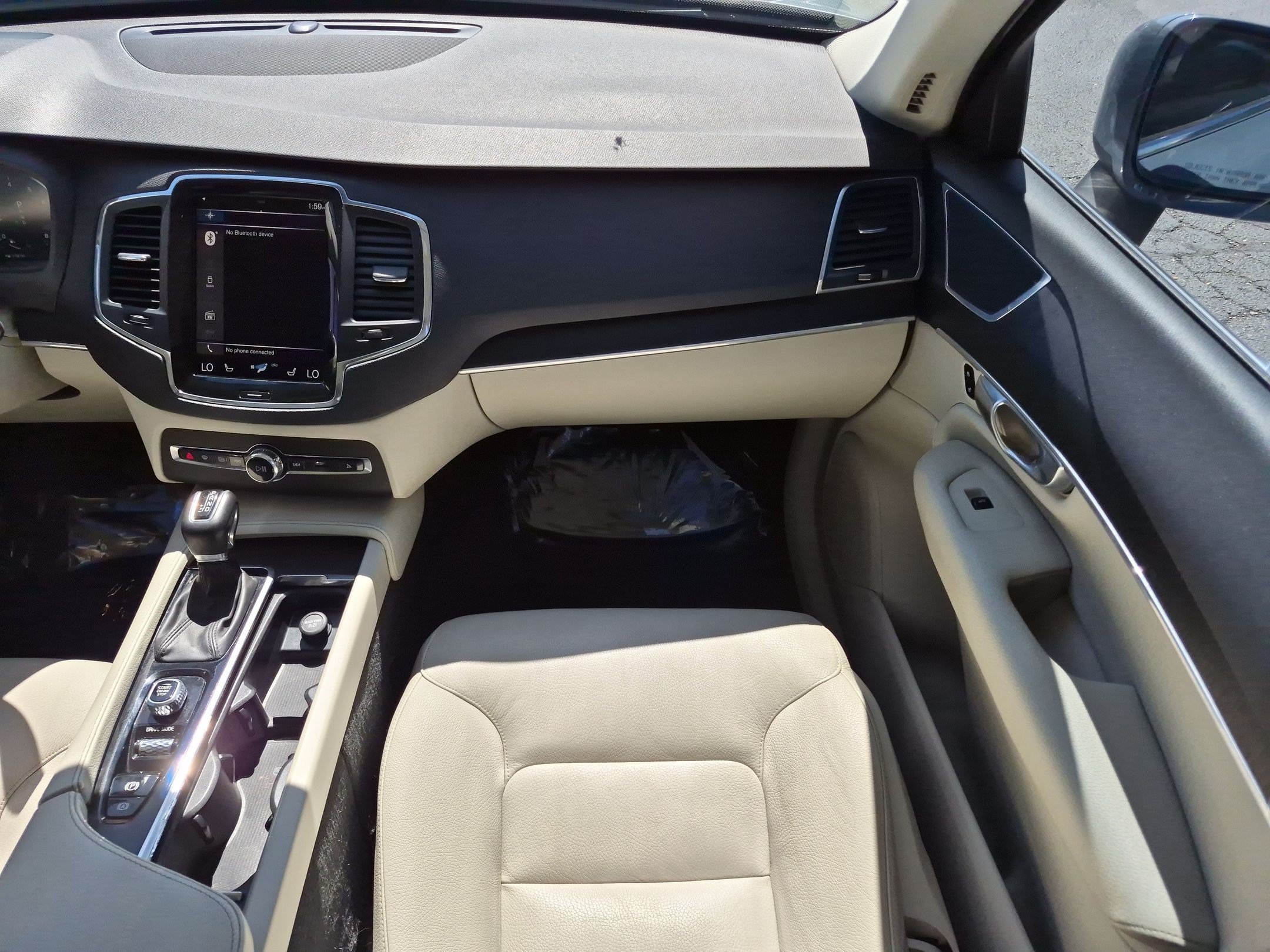 Certified Used 2020 Gray Metallic Volvo Momentum image 31