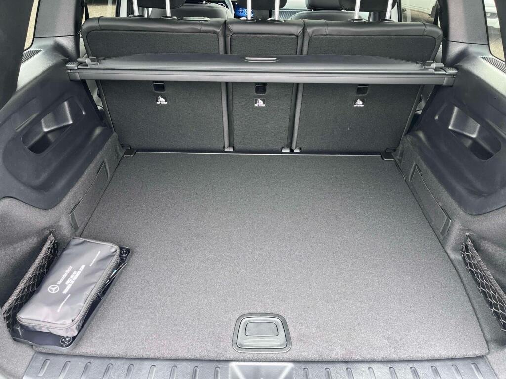 New 2026 Polar White Mercedes-Benz GLB 250 image 17