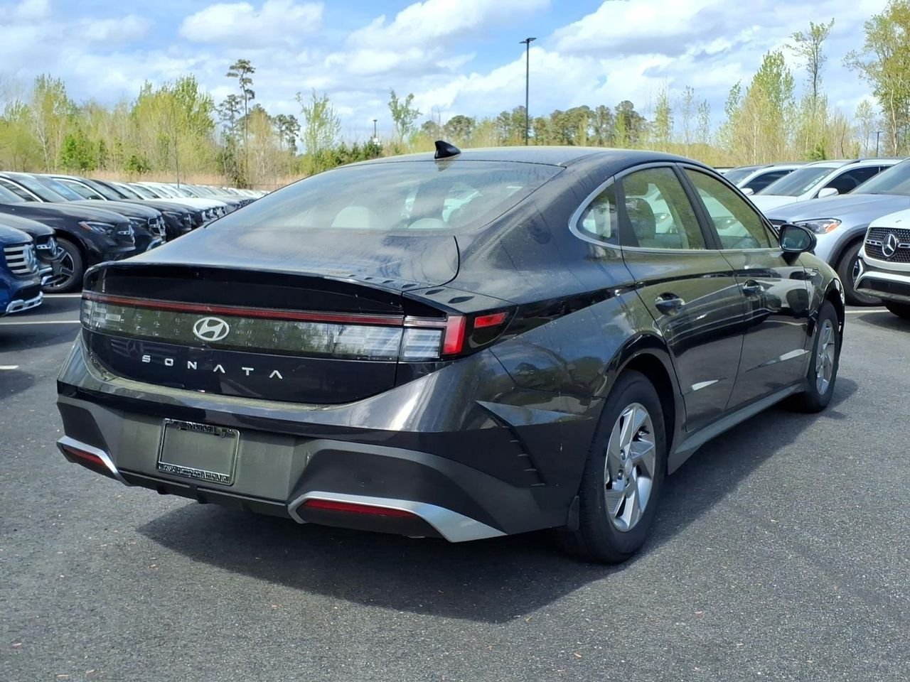 New 2026 Carbon Blue Hyundai SE image 5