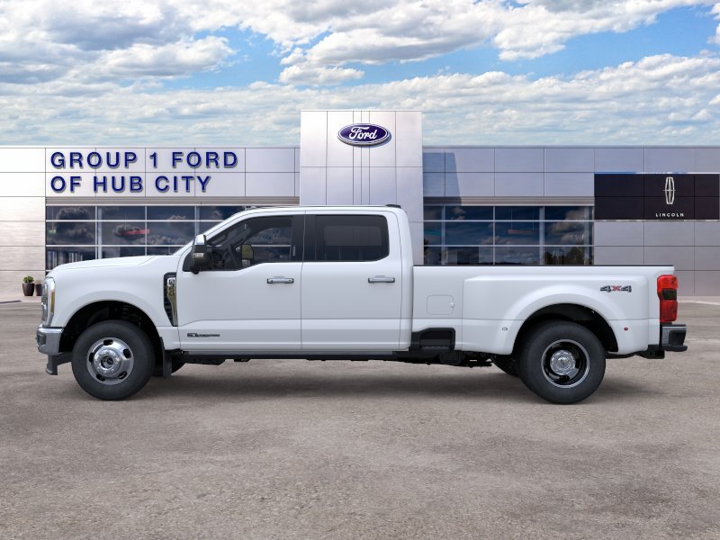 New 2026 Star White Metallic Tri-Coat Ford F-350® Lariat® image 3