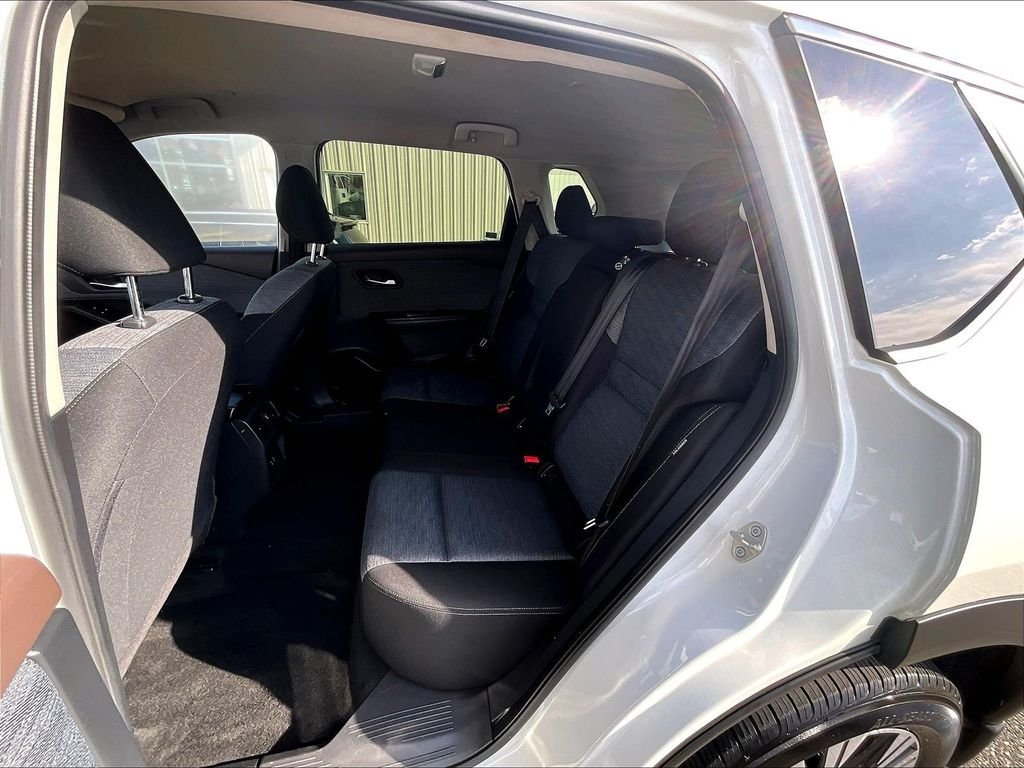 Used 2023 White Nissan SV image 15