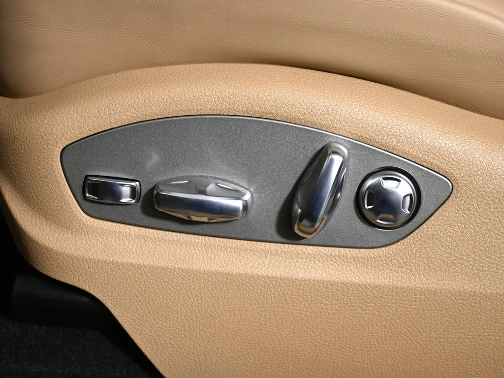 Used 2026 Brown Porsche  image 31