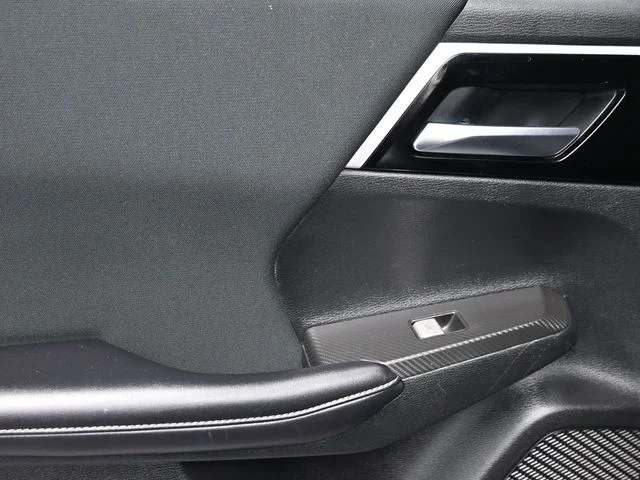 Used 2022 Black Mitsubishi ES image 13