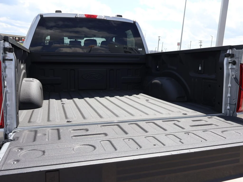 Used 2024 Silver Ford XLT image 17