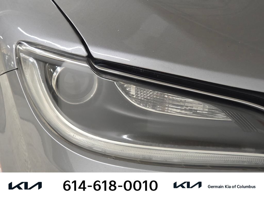 Used 2015 Silver Chrysler Limited image 14