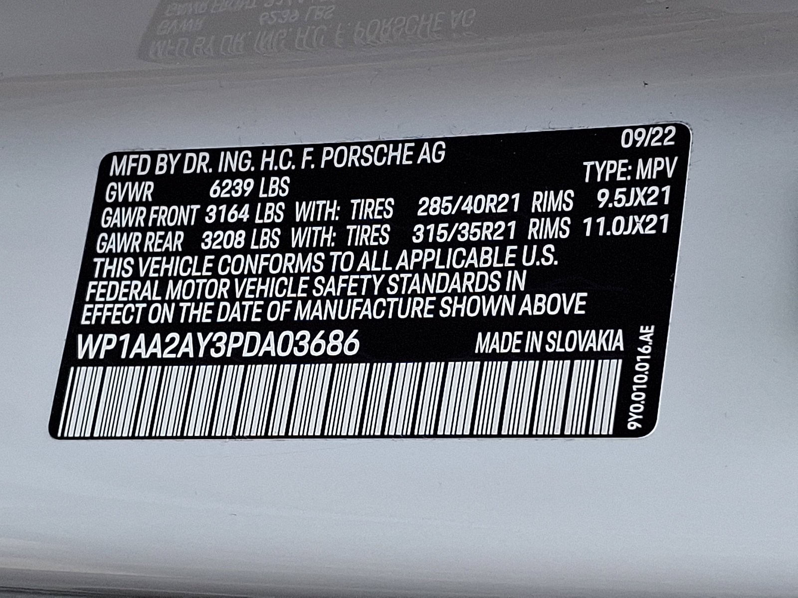 Certified Used 2023 White   0Q Porsche Platinum Edition image 31