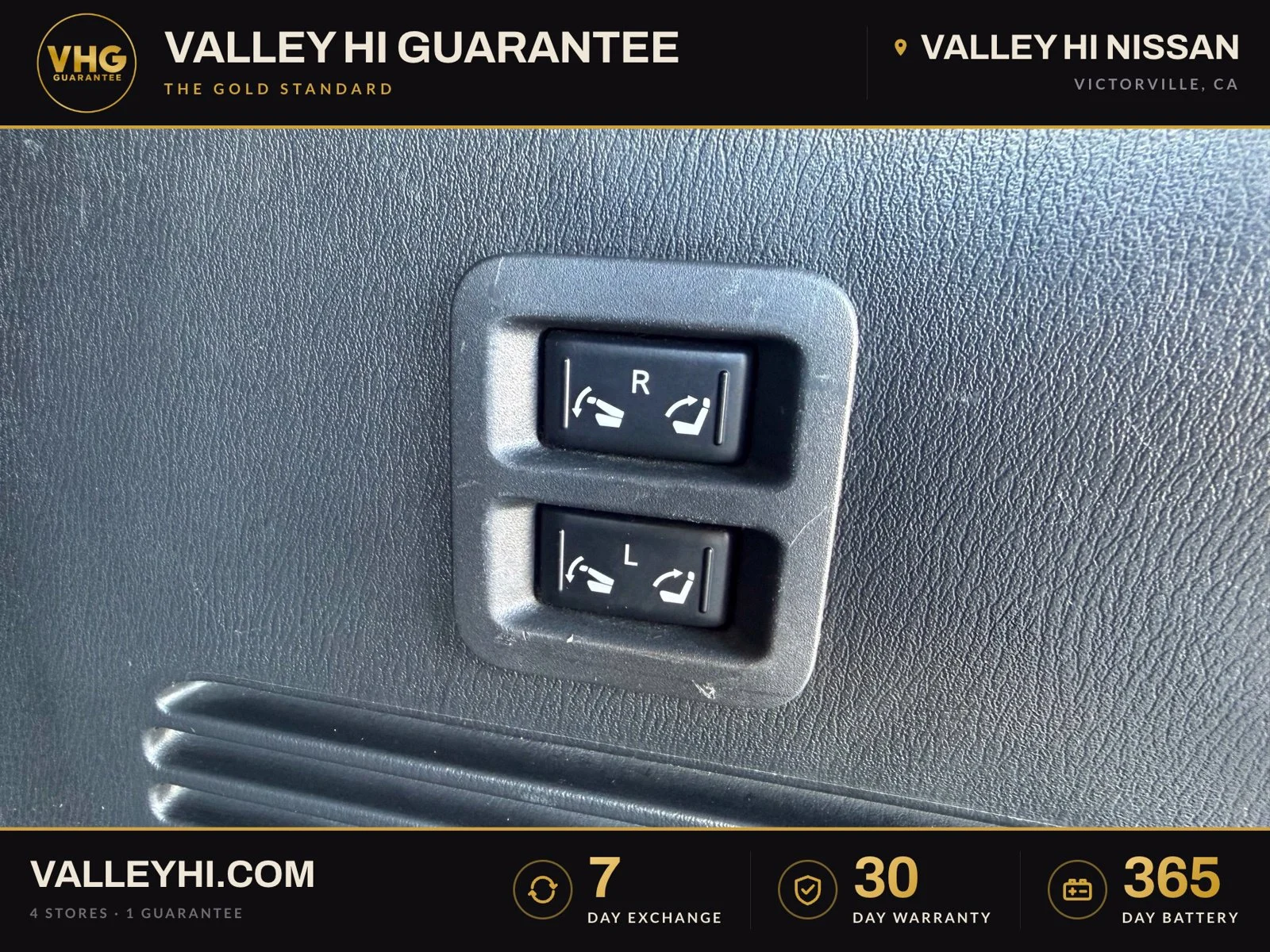 Used 2017 Gray INFINITI Base image 25