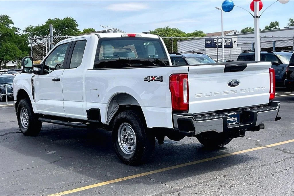 Used 2023 White Ford XL image 10