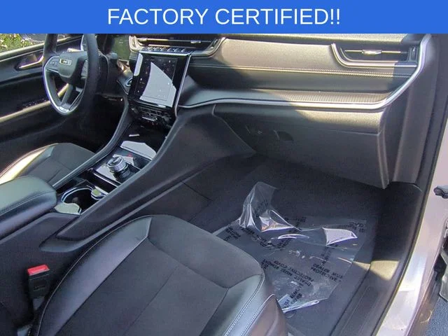 Used 2023 Silver Jeep Altitude image 37