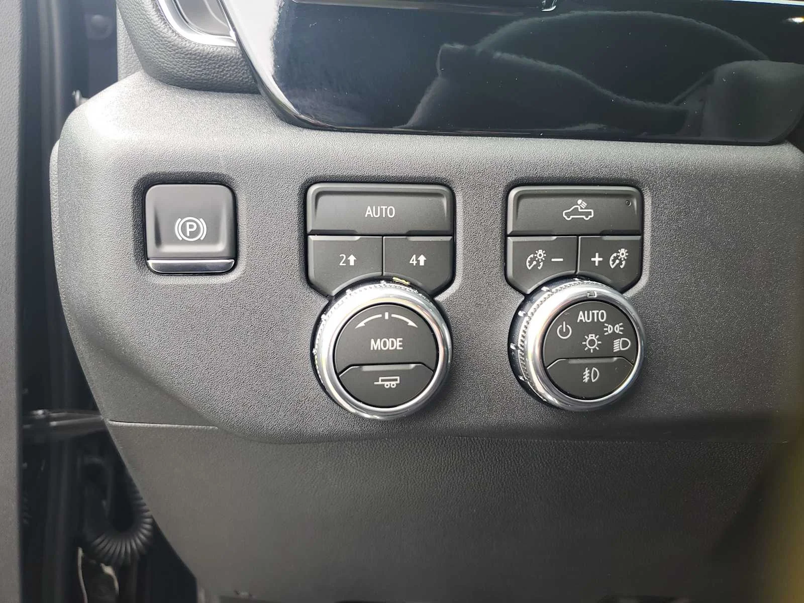 New 2026 Onyx Black GMC Elevation image 25