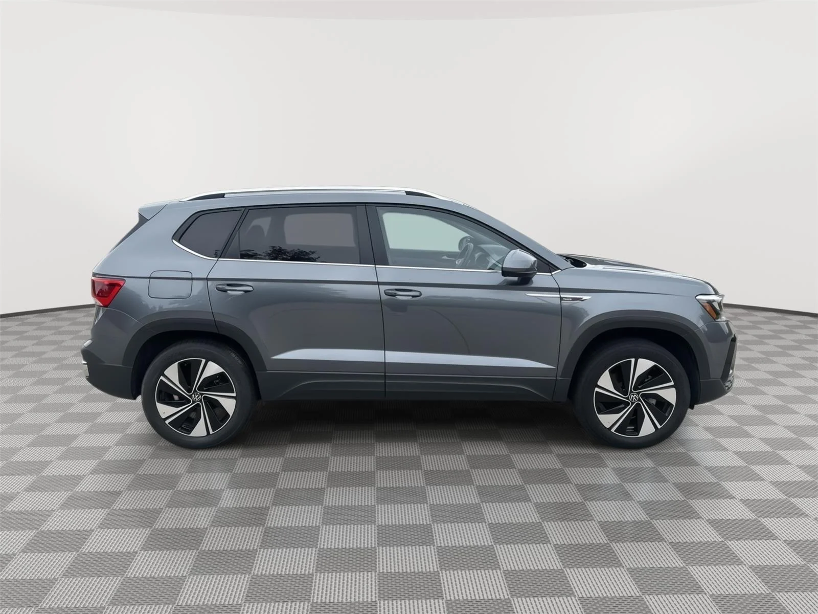Certified Used 2024 GRAY Volkswagen SE image 10