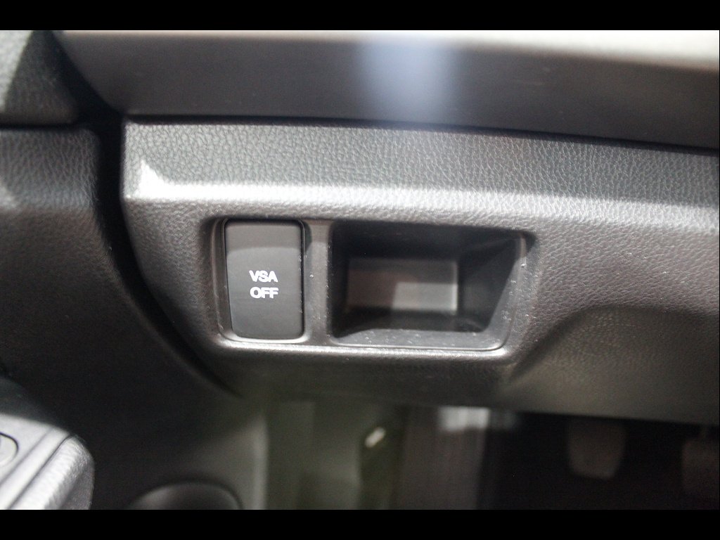 Used 2008 Alabaster Silver Metallic Honda LX image 28