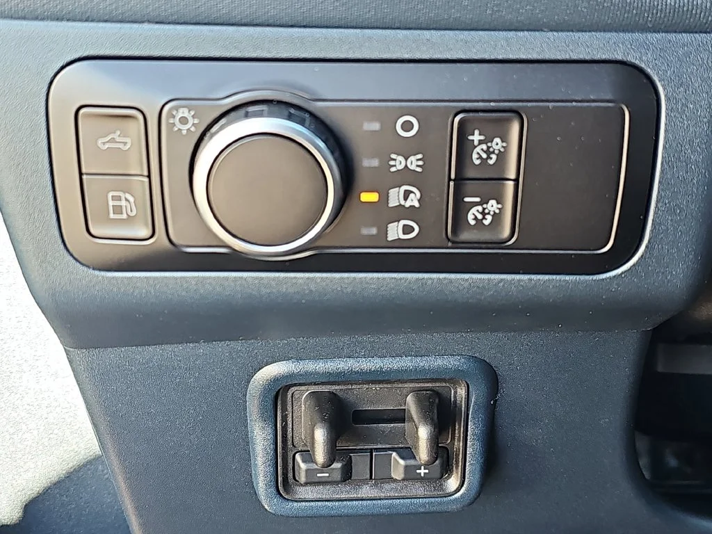New 2026 Carbonized Gray Metallic Ford XLT image 25