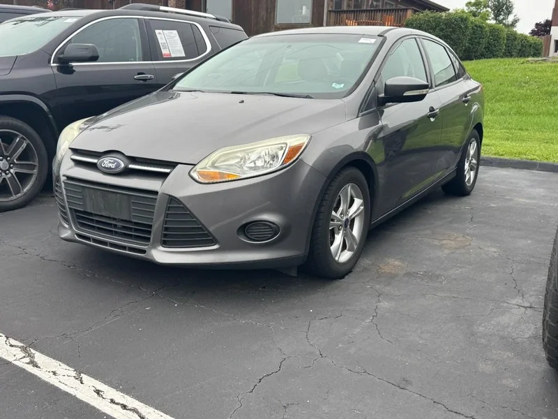 2014 Ford Focus Sedan SE's photo