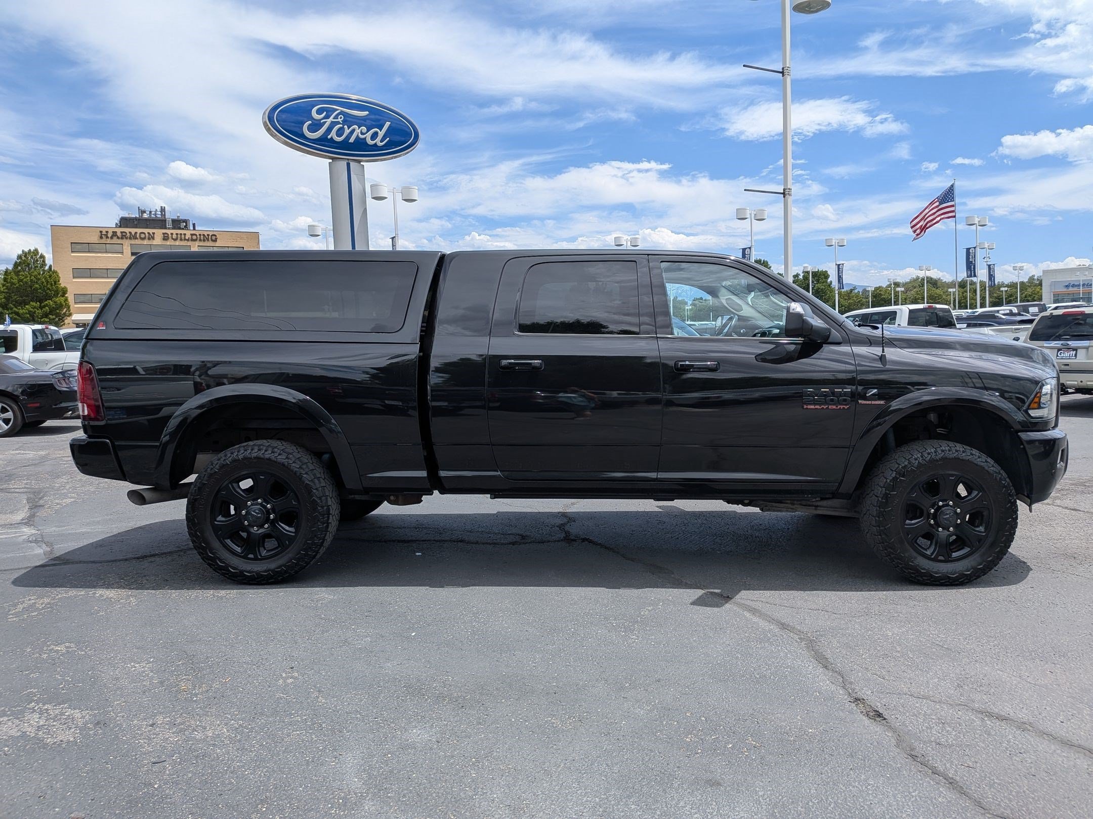 Used 2018 Brilliant Black Crystal Pearlcoat Ram Laramie image 2