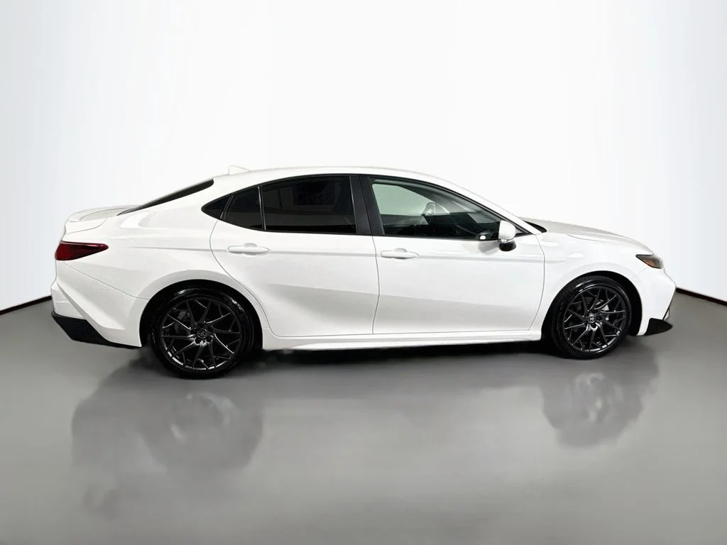 Used 2025 Ice Cap Toyota SE image 8