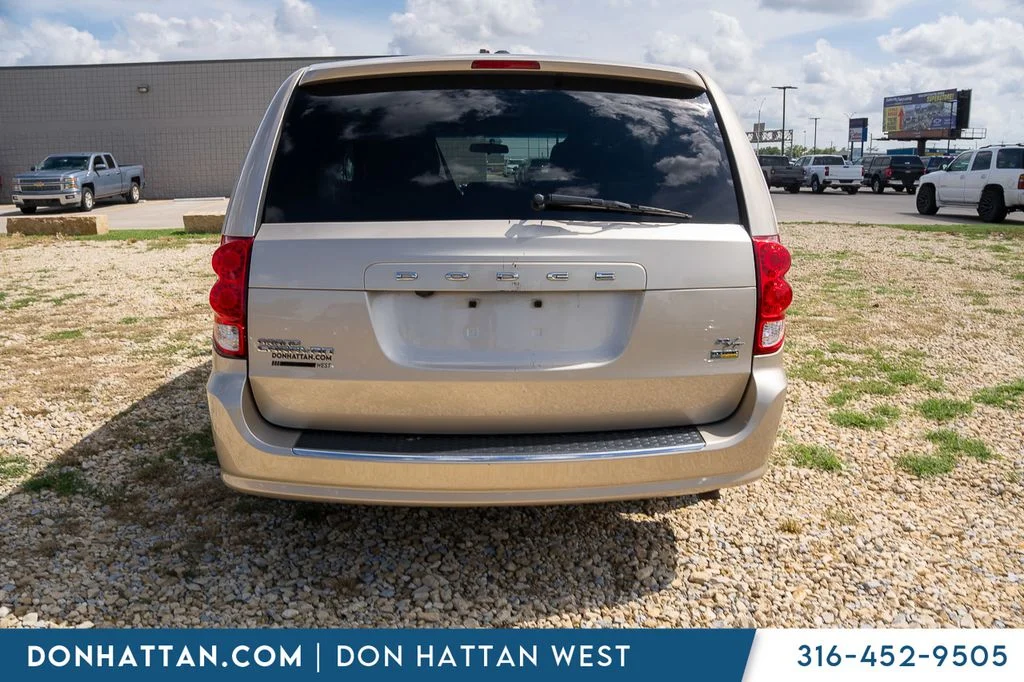 Used 2016 Beige Dodge R/T image 30