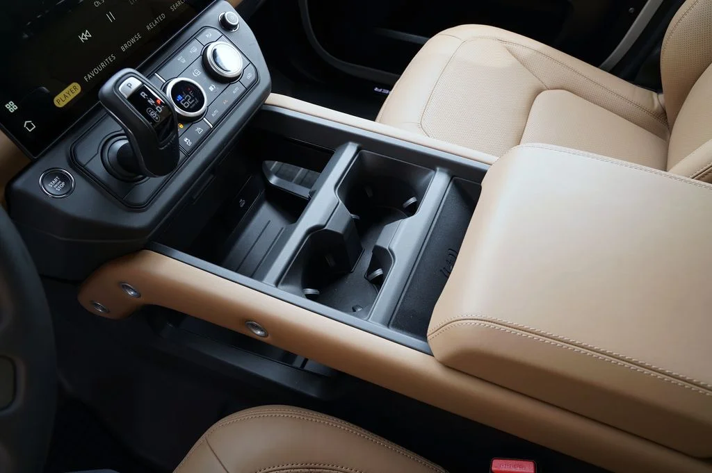 New 2026 Fuji White Land Rover X-Dynamic SE image 32