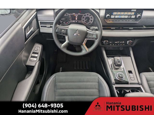 Used 2024 Silver Mitsubishi SE image 17