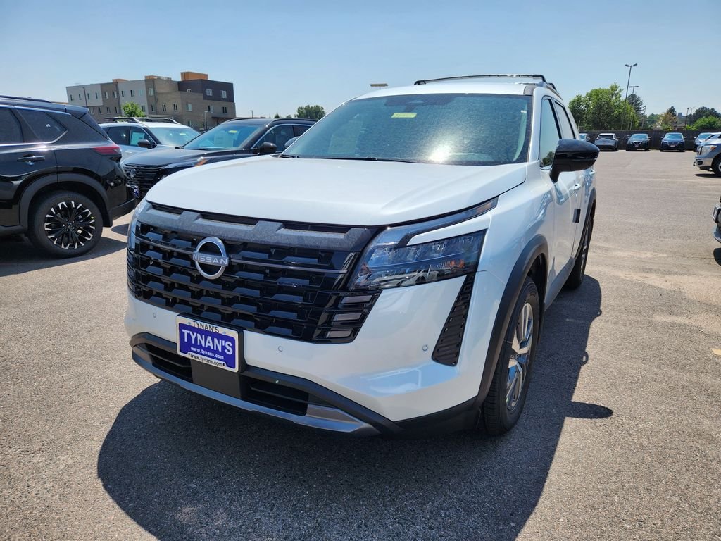 New 2026 Everest White Pearl TriCoat Nissan SL image 3