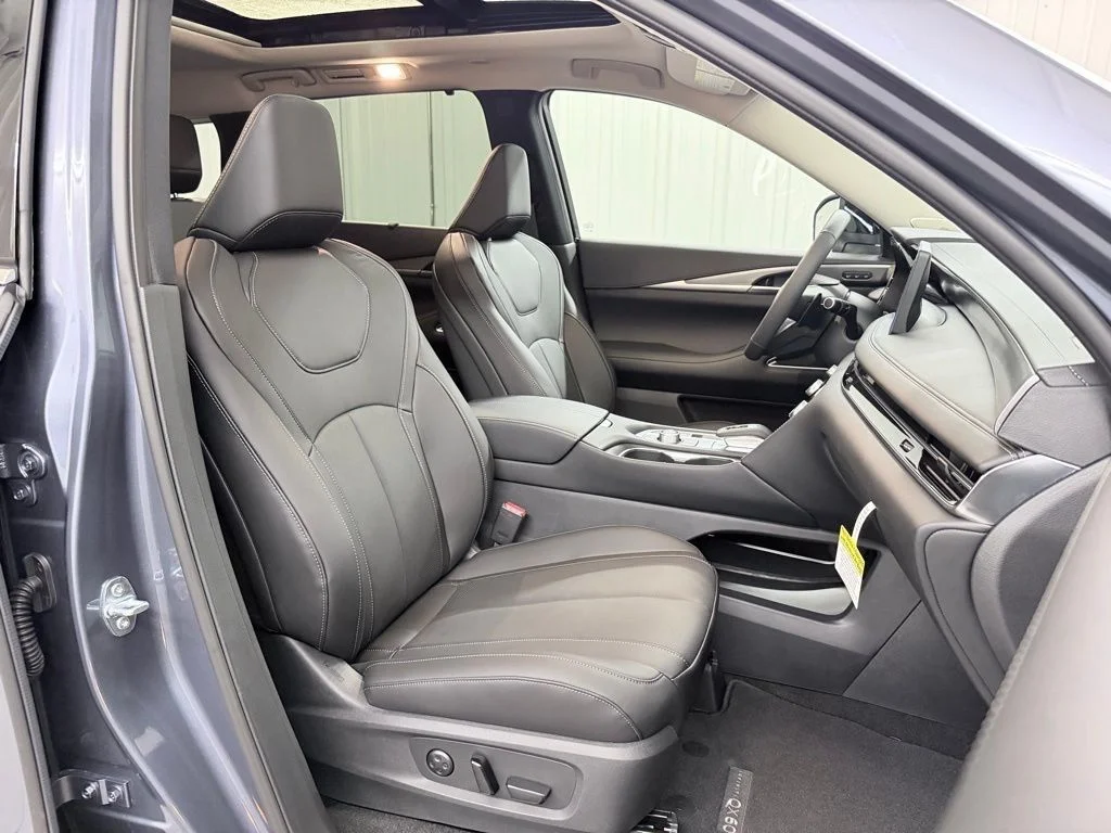 Certified Used 2026 Blue INFINITI LUXE image 43