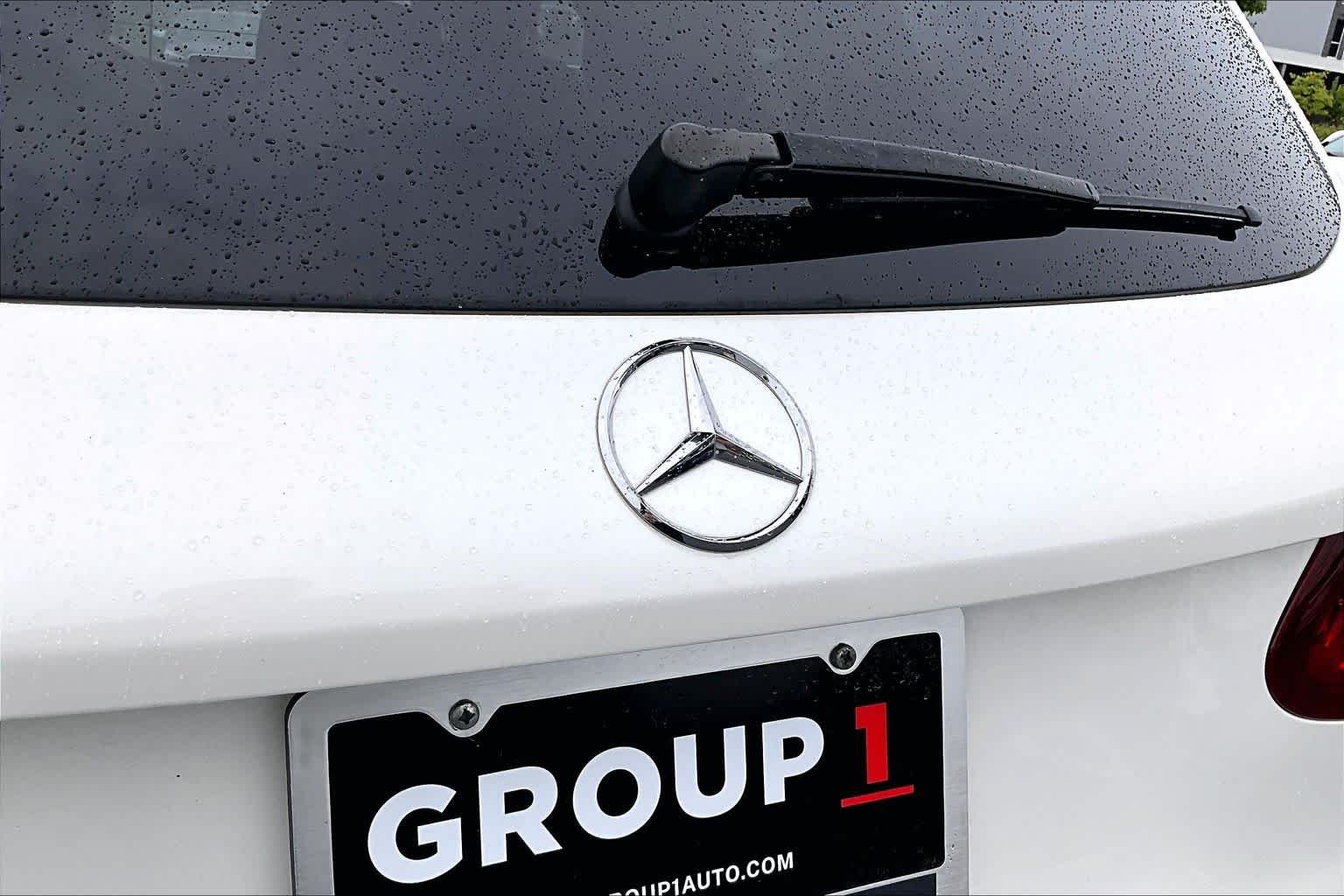 Used 2017 designo Diamond White Metallic Mercedes-Benz GLC 300 image 31