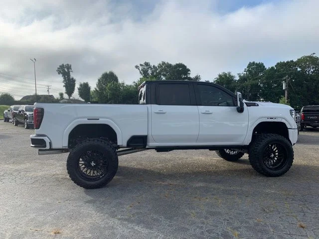 Used 2026 White GMC AT4 image 11