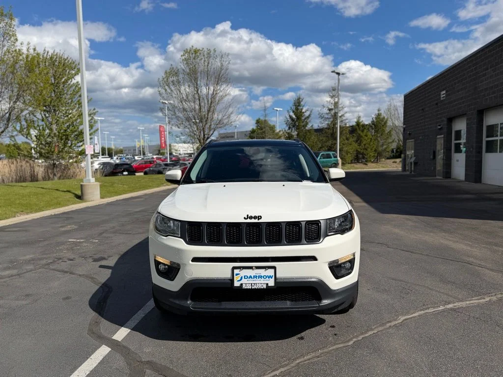 Used 2019 White Jeep Latitude image 8