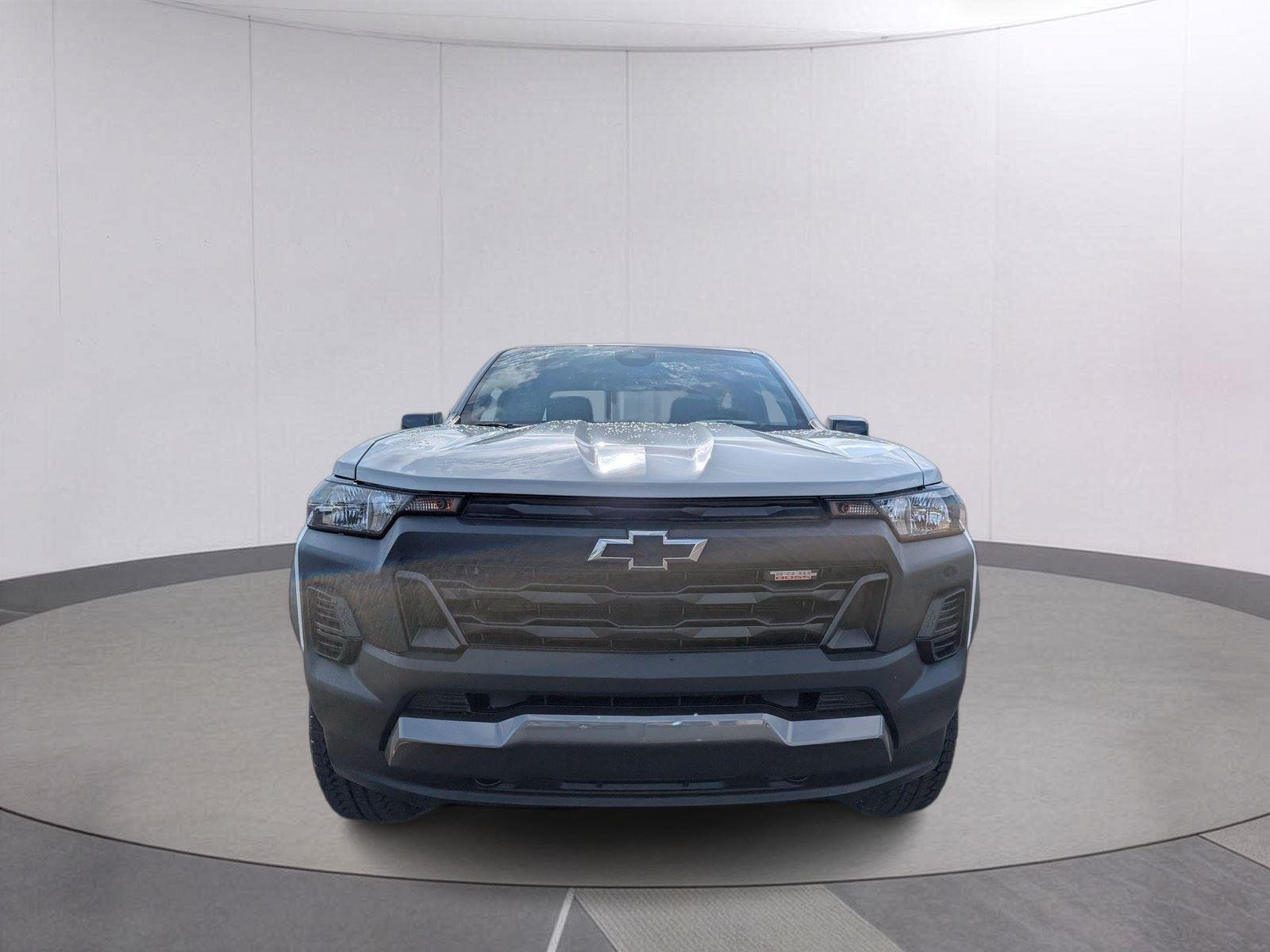 New 2026 Summit White Chevrolet Trail Boss image 8