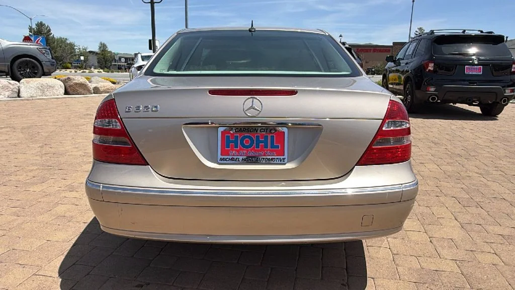 Used 2005  Mercedes-Benz E 320 image 4