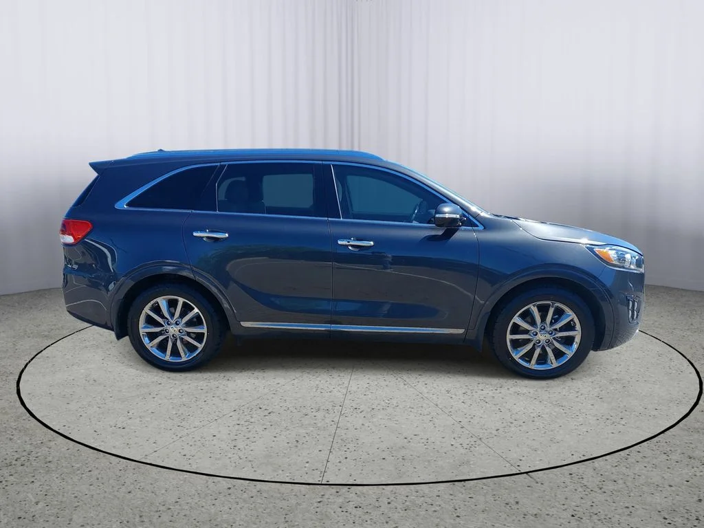 Used 2017 Gray Kia SX Limited image 2