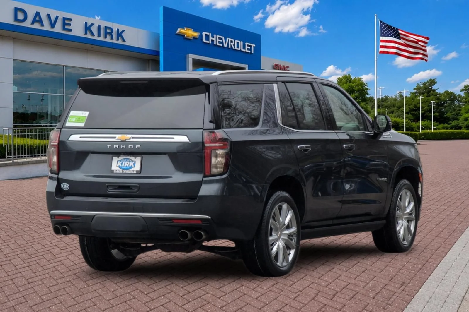 Used 2022 EVERGREEN GRAY METALLIC Chevrolet High Country image 3