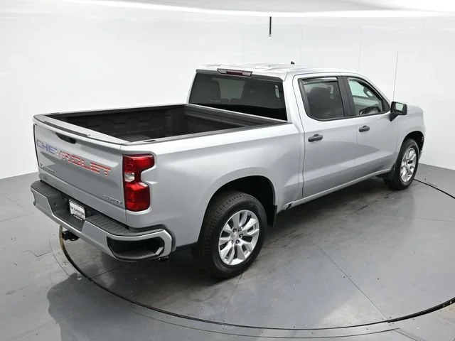 Used 2022 SILVER ICE METALLIC Chevrolet Custom image 36