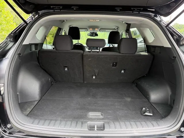 Used 2021 Black Hyundai SEL image 25