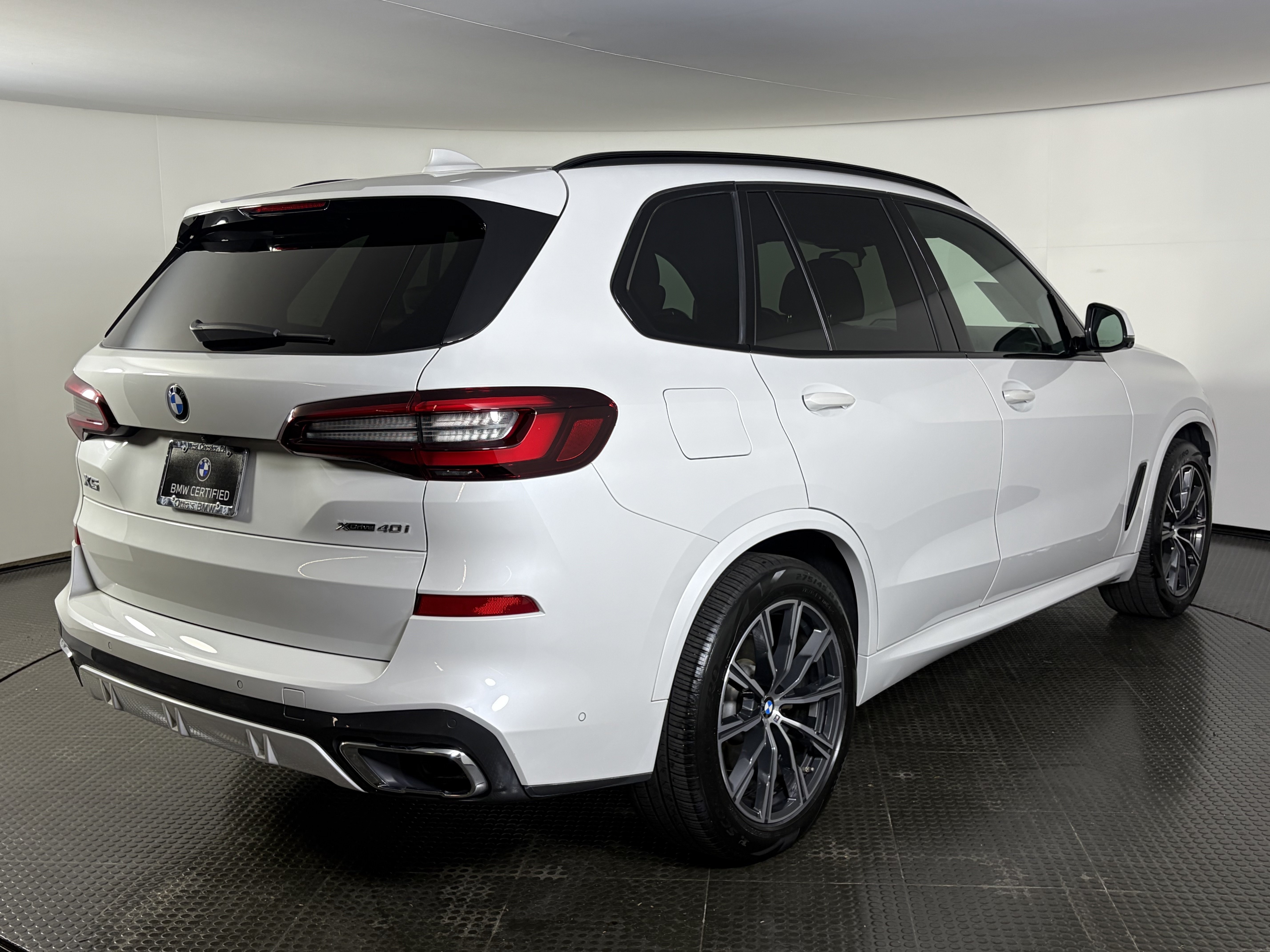 Used 2020 Mineral White Metallic BMW xDrive40i image 8