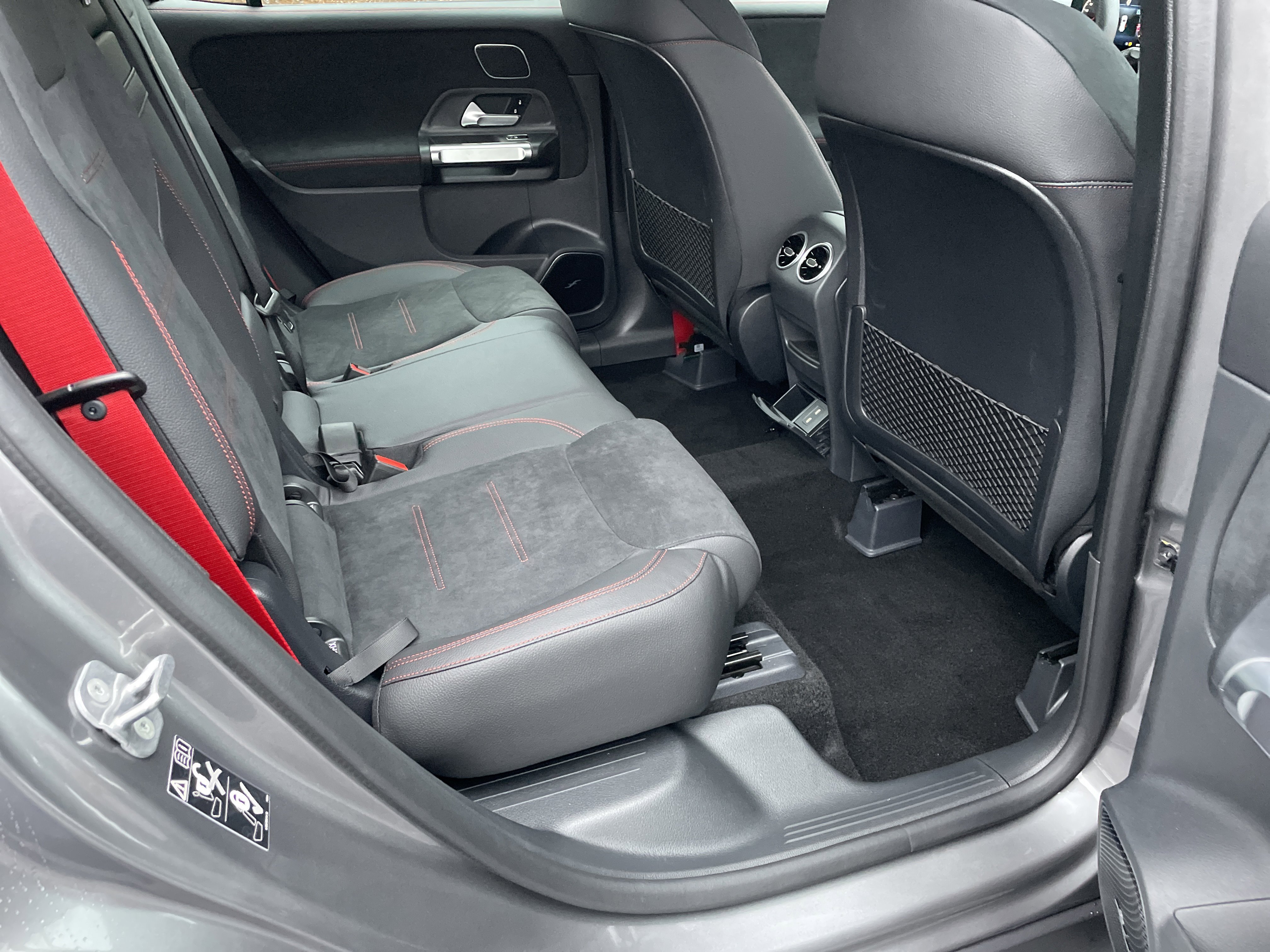 New 2026 Mountain Grey Metallic Mercedes-Benz AMG® GLB 35 4MATIC® SUV image 39