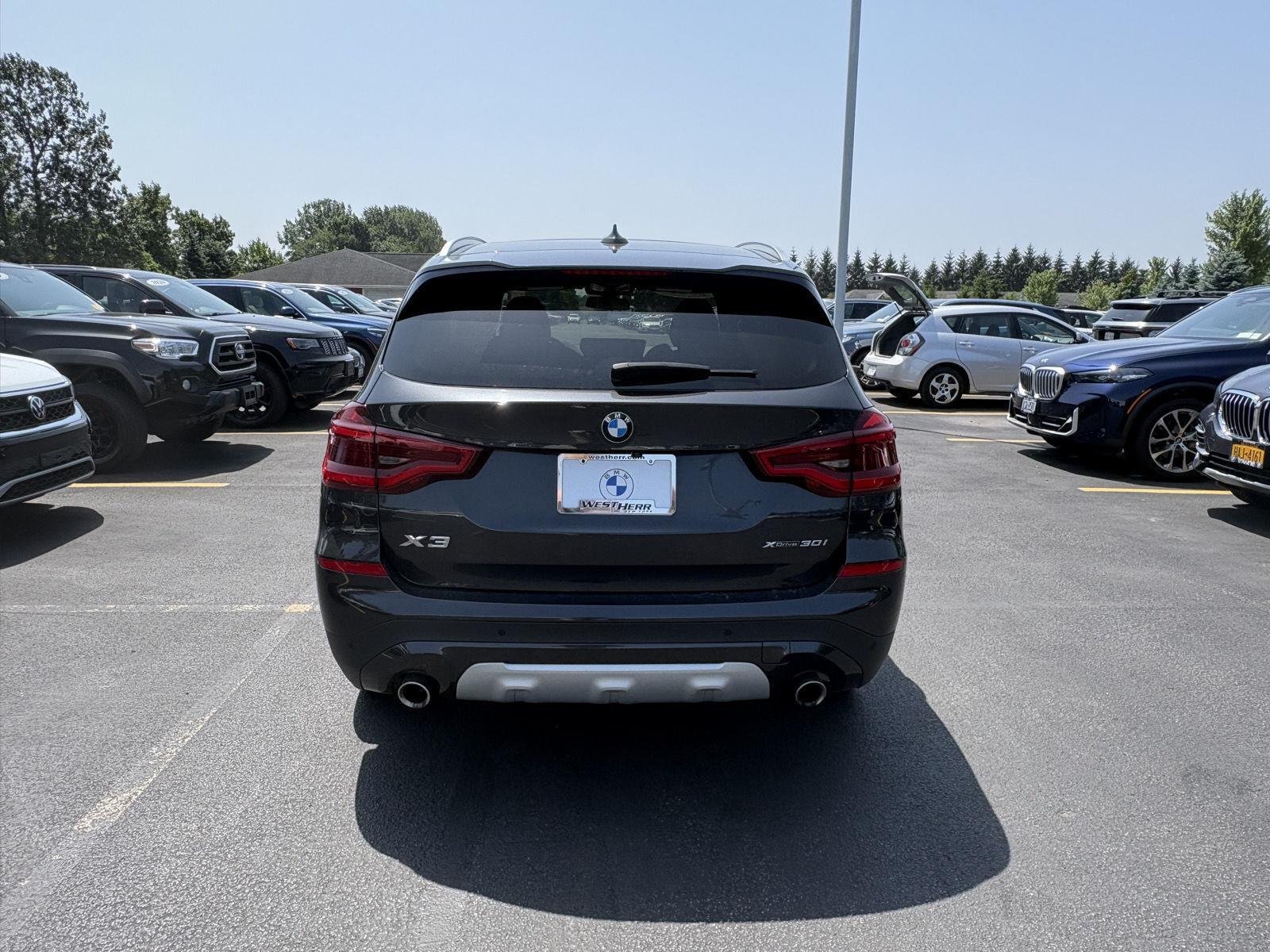 Used 2021 Dark Graphite Metallic BMW xDrive30i image 6
