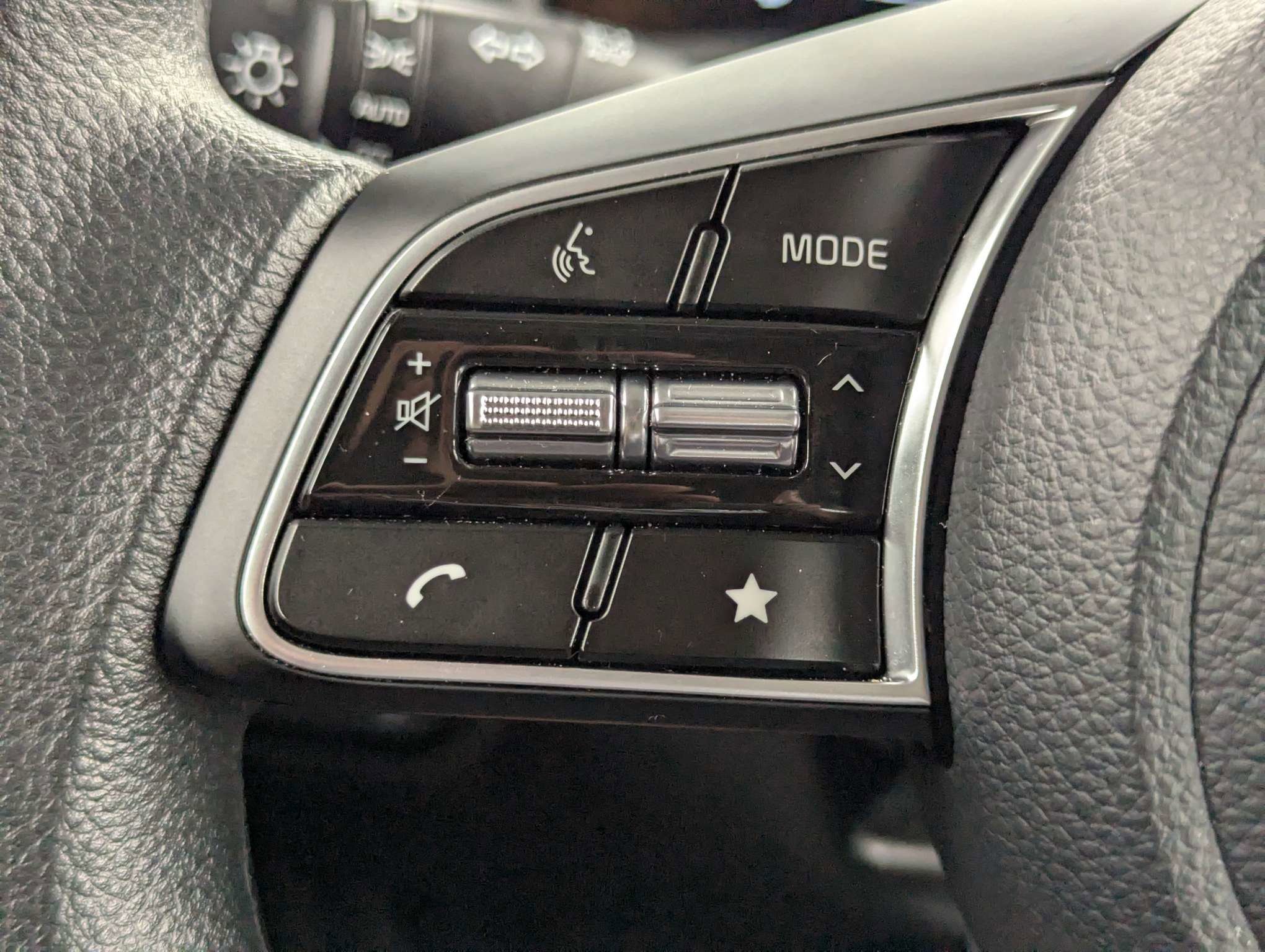 Used 2026 Black Kia LX image 23