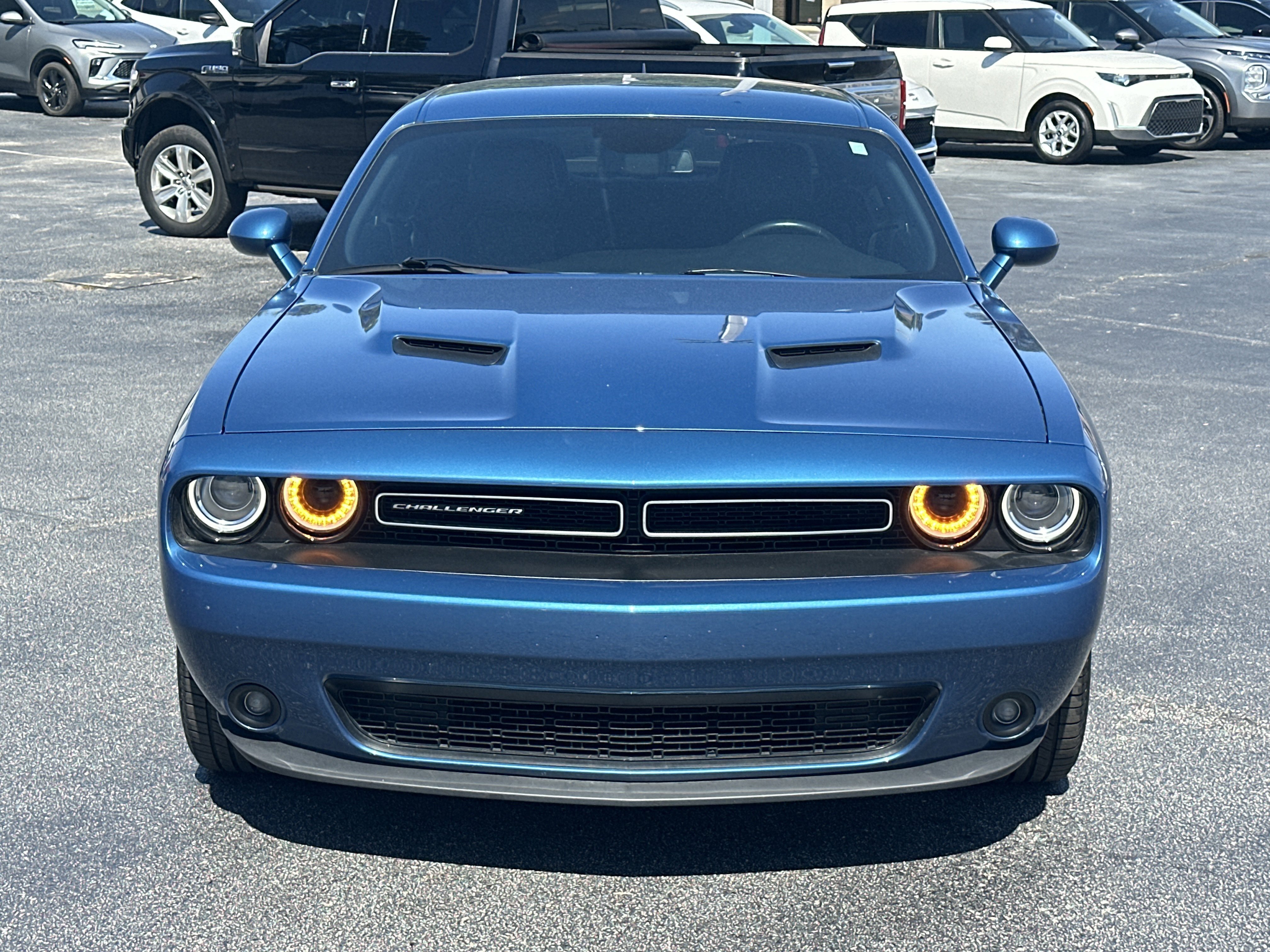 Used 2023 Frostbite Dodge SXT image 3