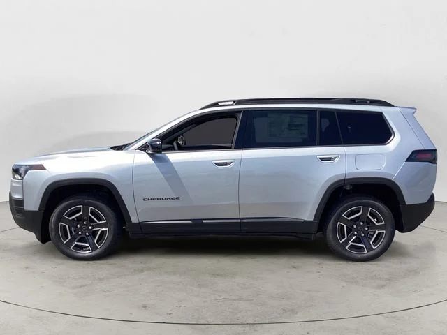 New 2026 Silver Zynith Clearcoat Jeep LIMITED 4X4 image 2