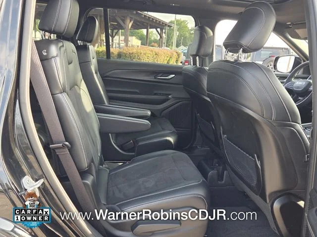 Used 2025 Black Jeep Altitude X image 18