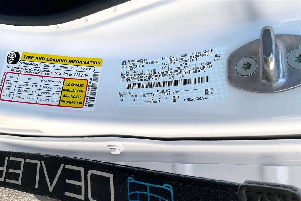 Used 2025 Oxford White Ford Base image 33