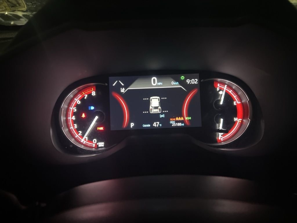 Used 2025 White Toyota XLE image 19