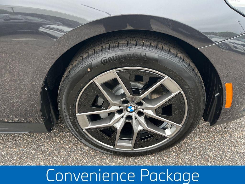 New 2026 Dark Graphite Metallic BMW 530i xDrive image 2