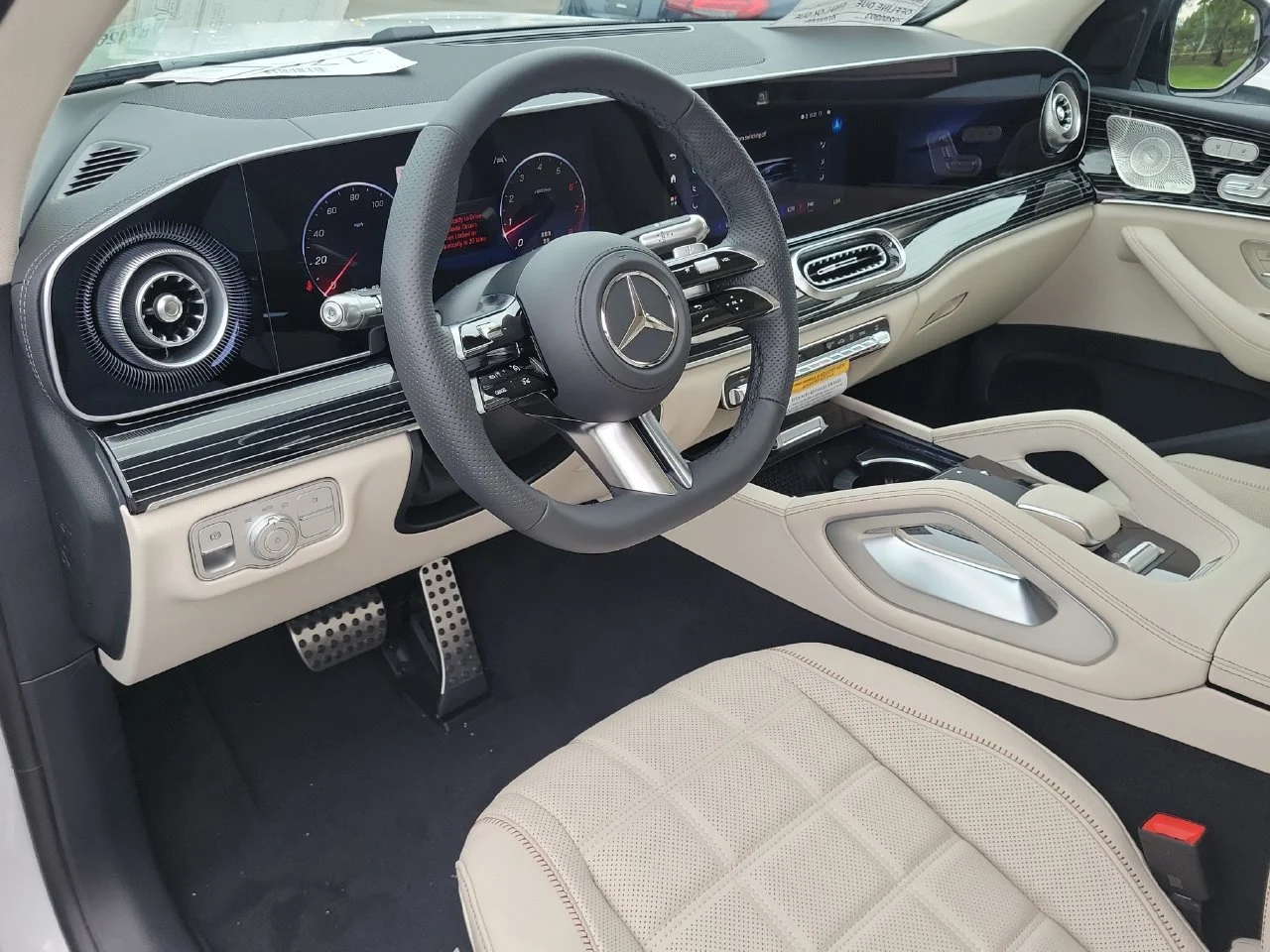 New 2027 MANUFAKTUR Moonlight White Metallic Mercedes-Benz GLS 450 image 21