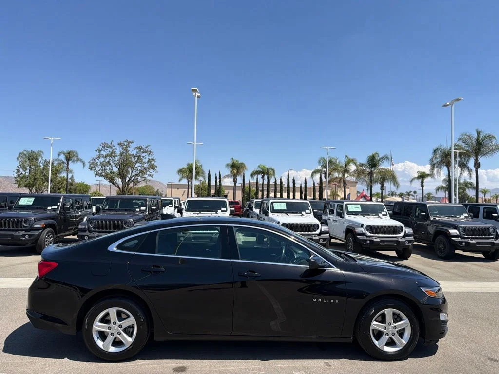 Used 2023 Black Chevrolet LT image 9