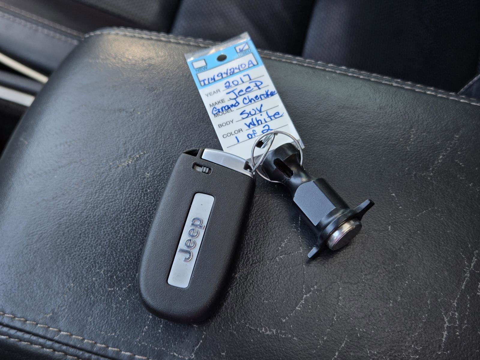Used 2017 Ivory 3-Coat Jeep Overland image 42